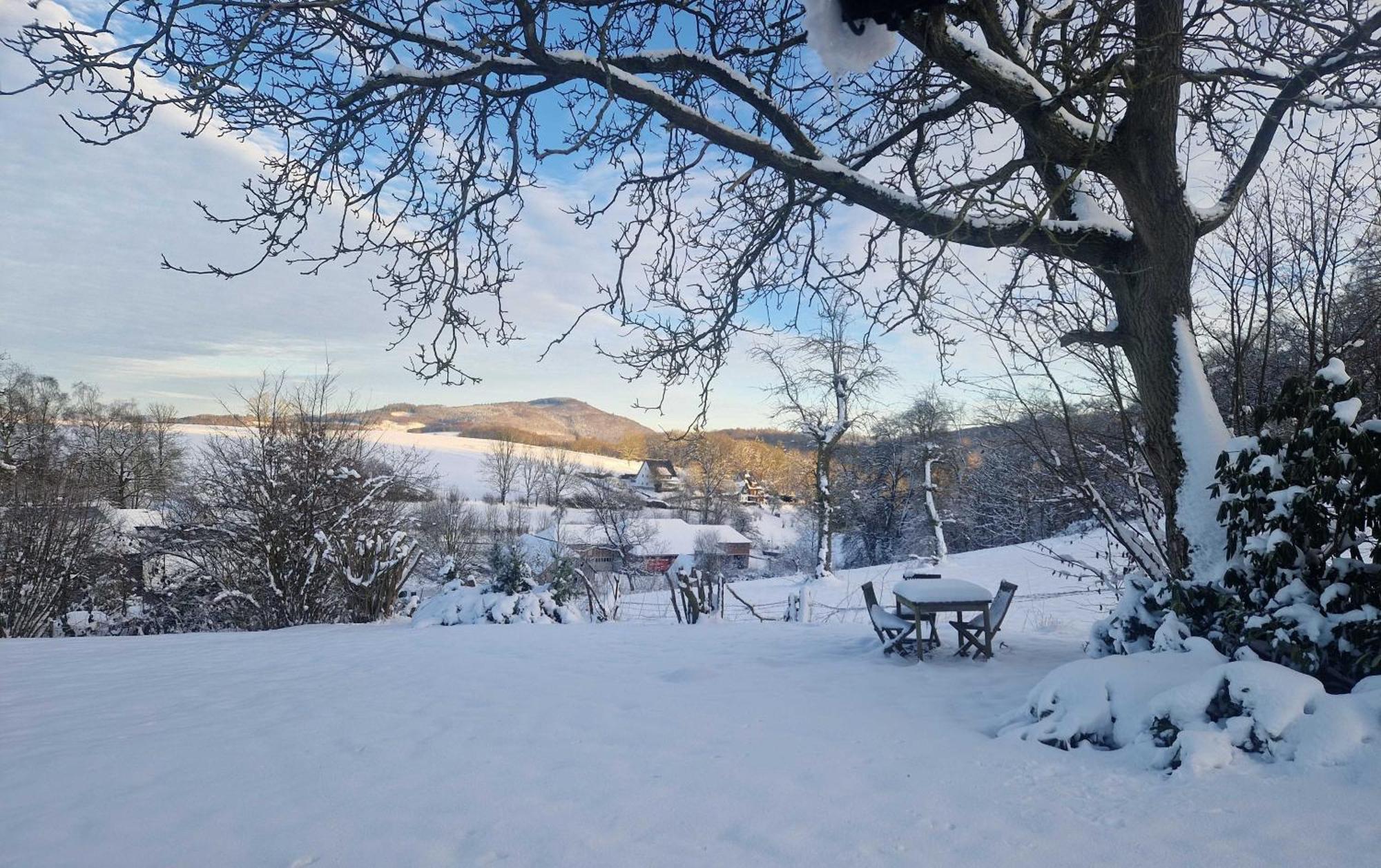 Ferienhaus Berghausen Am Hennesee เมสเชอเดอ ภายนอก รูปภาพ